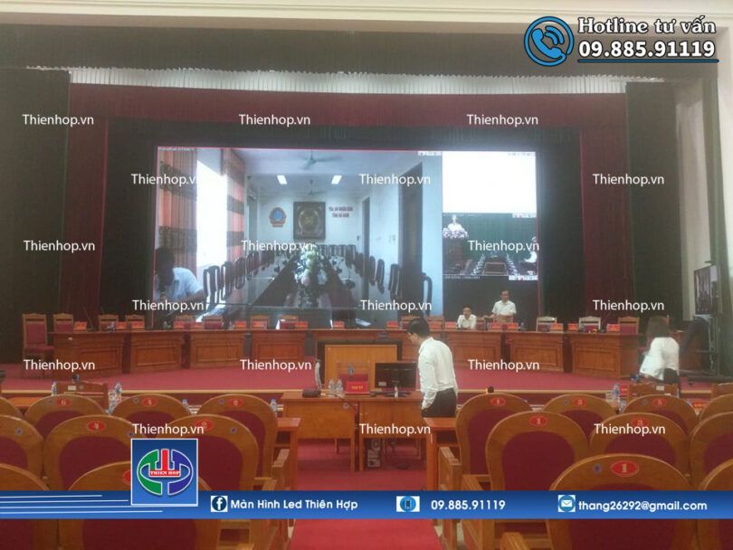 man hinh led hoi truong